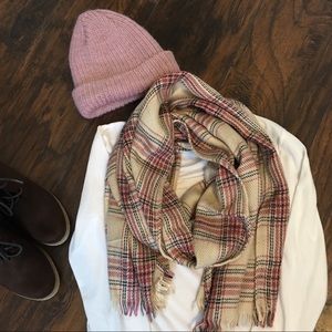 Bundle scarf and hat